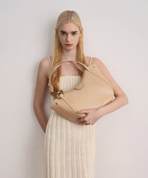CHARLES & KEITH（チャールズ & キース）の「Kora コラ メタリックアクセントトートバッグ（トートバッグ・レディース）」