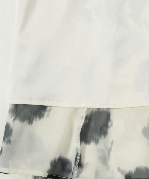 Andemiu(アンデミュウ)の「ボカシフラワーナロースカート253070(スカート・レディース・ブラック/アイボリー・FREE)」の4枚目の写真