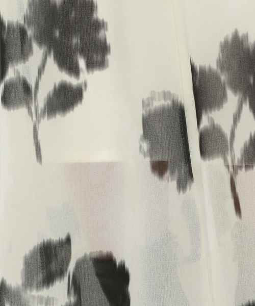 Andemiu(アンデミュウ)の「ボカシフラワーナロースカート253070(スカート・レディース・ブラック/アイボリー・FREE)」の5枚目の写真