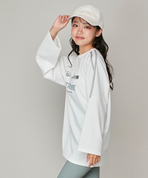 JENNI love(ジェニィラブ)の「ラメラインゲーミングロング丈ロンT(Tシャツ/カットソー・キッズ・オフホワイト/ブラック/サックスブルー・130cm/140cm/150cm/160cm)」の11枚目の写真