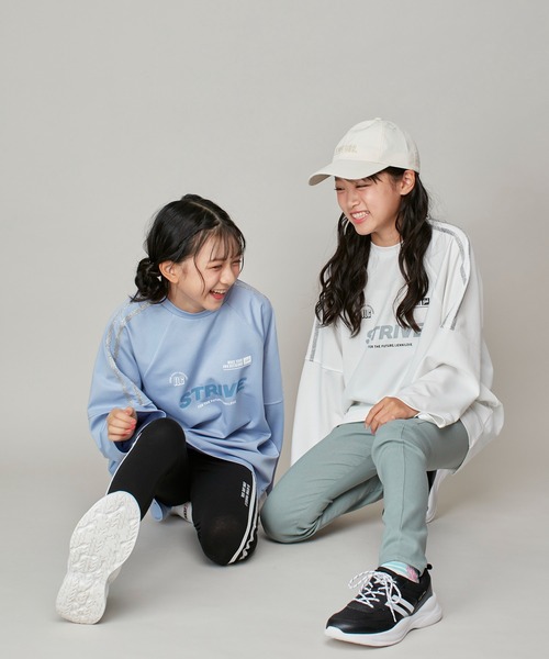 JENNI love(ジェニィラブ)の「ラメラインゲーミングロング丈ロンT(Tシャツ/カットソー・キッズ・オフホワイト/ブラック/サックスブルー・130cm/140cm/150cm/160cm)」の9枚目の写真