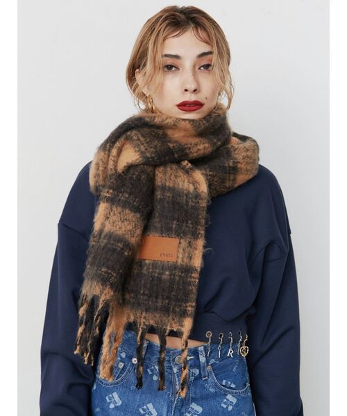 EVRIS（エヴリス）の「ソフトシャギーマフラー（マフラー・レディース・ブラック/グレー/ブラウン/ホワイト/レッド・FREE）」の7枚目の写真