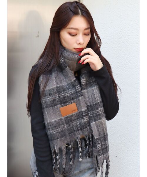 EVRIS（エヴリス）の「ソフトシャギーマフラー（マフラー・レディース・ブラック/グレー/ブラウン/ホワイト/レッド・FREE）」の14枚目の写真