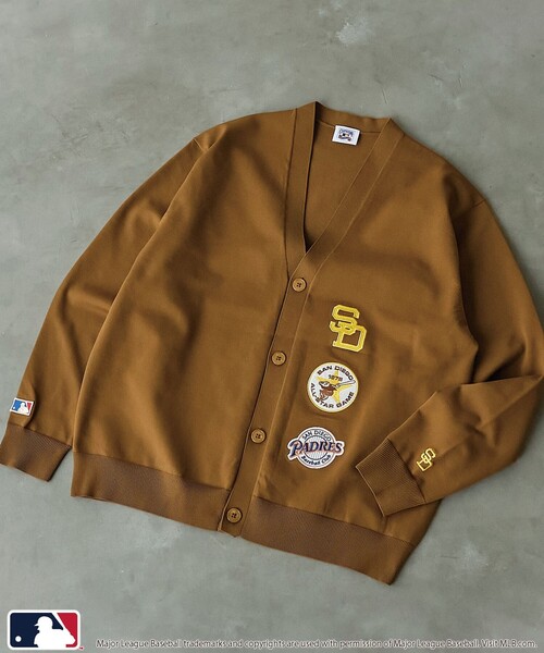 MLB（メジャーリーグベースボール）の「MLB別注　ワッペンVネックカーディガン（カーディガン/ボレロ・メンズ・ブラック/ネイビー/ブラウン/グレー/レッド/コバルトブルー・M/L）」の3枚目の写真