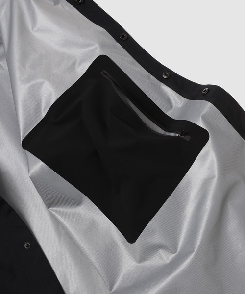 MM6 Maison Margiela（ｴﾑｴﾑｼｯｸｽ ﾒｿﾞﾝ ﾏﾙｼﾞｪﾗ）の「CAMICIE A MANICHE LU（シャツ/ブラウス・メンズ・ブラック・M/L）」の6枚目の写真