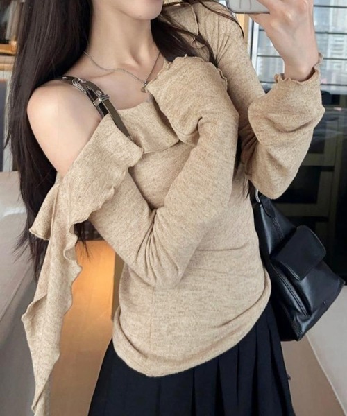 Sibra(シブラ)の「ワンショルダーラッフルトップス(Tシャツ/カットソー・レディース・ブラック/ベージュ・M)」の7枚目の写真