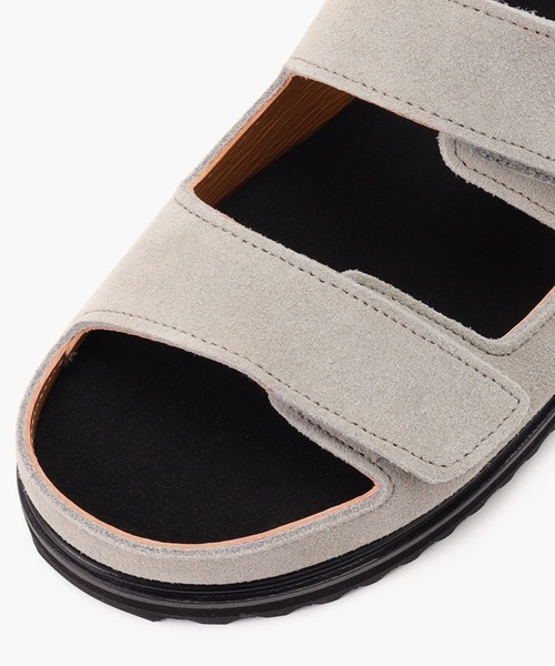 BENEXY（ベネクシー）の「120W/イチニイマル ダブリュー ベロアレザー スリム (UNISEX)（サンダル・レディース・グレイッシュベージュ/ブラック・35/36/37/38/39/40/41/42/43/44）」の6枚目の写真