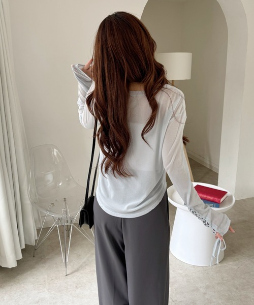 Ada.(エイダ)の「袖口 レースアップデザイン シアー カットソー(Tシャツ/カットソー・レディース・サックスブルー/ブラック/アイボリー・FREE)」の18枚目の写真