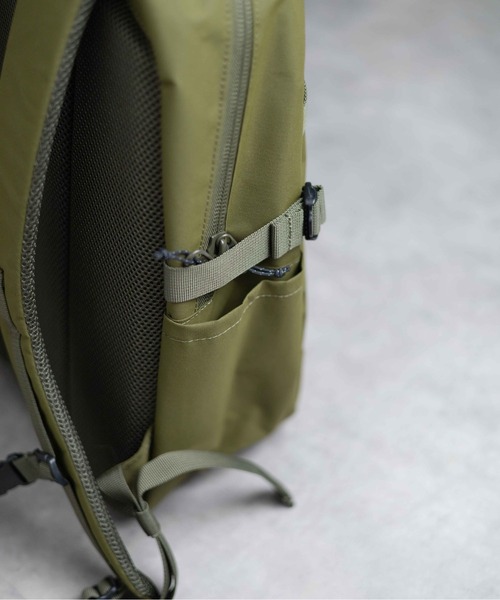 Gramicci(グラミチ)の「●GRAMICCI(グラミチ) ●CORDURA DAY PACK(バックパック/リュック・メンズ・ブラック/オリーブ・FREE)」の8枚目の写真