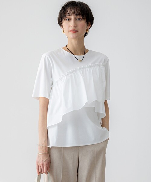 23区 L(ニジュウサンクオオキイサイズ)の「【汗じみ防止/洗える】ランダムフリルジャージー ドッキング カットソー(Tシャツ/カットソー・レディース・ブラック系/ダークグリーン系/ホワイト系/グレー系・46/44/48)」の2枚目の写真