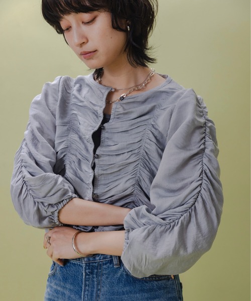 Eimee Law（エイミーロウ）の「シャーリングショートカーデ（カーディガン/ボレロ・レディース・ブルー/グレー/スミクロ/オフホワイト・FREE）」の15枚目の写真