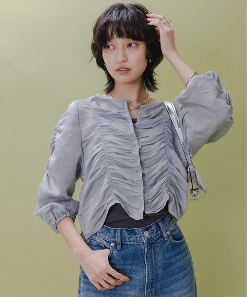 Eimee Law（エイミーロウ）の「シャーリングショートカーデ（カーディガン/ボレロ・レディース・ブルー/グレー/スミクロ/オフホワイト・FREE）」の16枚目の写真