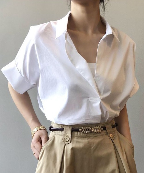 Forcement(フォースメント)の「美シルエット。さらりと快適Vネック立体半袖スキッパーシャツ夏ブラウス(シャツ/ブラウス・レディース・ホワイト/ベージュ/ブラック・ONESIZE)」の5枚目の写真