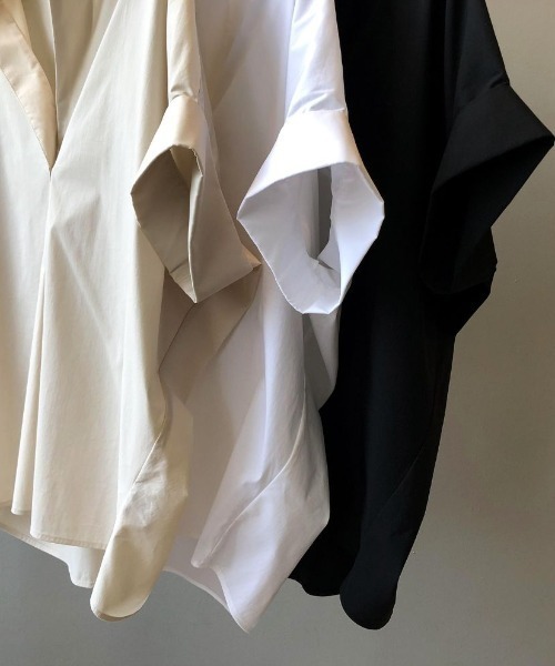 Forcement(フォースメント)の「美シルエット。さらりと快適Vネック立体半袖スキッパーシャツ夏ブラウス(シャツ/ブラウス・レディース・ホワイト/ベージュ/ブラック・ONESIZE)」の20枚目の写真