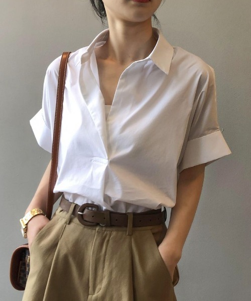 Forcement(フォースメント)の「美シルエット。さらりと快適Vネック立体半袖スキッパーシャツ夏ブラウス(シャツ/ブラウス・レディース・ホワイト/ベージュ/ブラック・ONESIZE)」の4枚目の写真