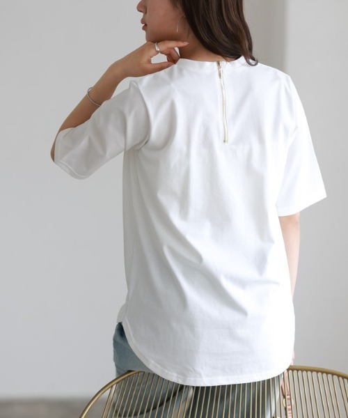Pierrot(ピエロ)の「イージーケアバックジップデザインTシャツ(Tシャツ/カットソー・レディース・チャコール/オフホワイト/ブラック・M/L)」の2枚目の写真