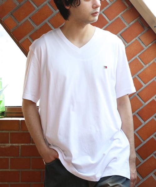 TOMMY HILFIGER(トミーヒルフィガー)の「TOMMY HILFIGER Vネック半袖Tシャツ(Tシャツ/カットソー・メンズ・ホワイト/ダークネイビー/ブラック・X-LARGE/SMALL/MEDIUM/LARGE)」の4枚目の写真