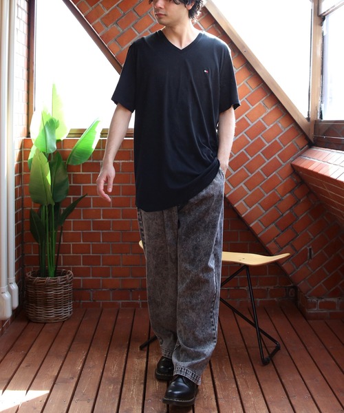 TOMMY HILFIGER(トミーヒルフィガー)の「TOMMY HILFIGER Vネック半袖Tシャツ(Tシャツ/カットソー・メンズ・ホワイト/ダークネイビー/ブラック・X-LARGE/SMALL/MEDIUM/LARGE)」の21枚目の写真