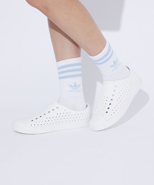 Native(ネイティブ)の「【native Shoes/ネイティブシューズ】Jefferson Sugarlit/スニーカー/軽量/イージーケア【WEB限定】(スリッポン・メンズ・アイボリー/カーキ/ホワイト/ブラック系その他/ブラック/ベージュ/ネイビー/グレー・28/27/26)」の2枚目の写真