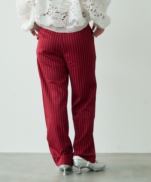 Clum(クルム)の「2tuck layered design pinstripe wide slacks / 2タックレイヤードデザインピンストライプワイドスラックス(スラックス・レディース・バーガンディー/ネイビー/チャコールグレー/ダークグリーン/ブラック・SMALL/MEDIUM)」の16枚目の写真