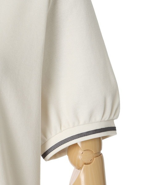 F i.n.t（フィント）の「リボンタイ付きライン入りポロシャツ【1枚で快適】/ fint　フィント（ポロシャツ・レディース・オフホワイト/レッド/ライトグレー・FREE）」の7枚目の写真