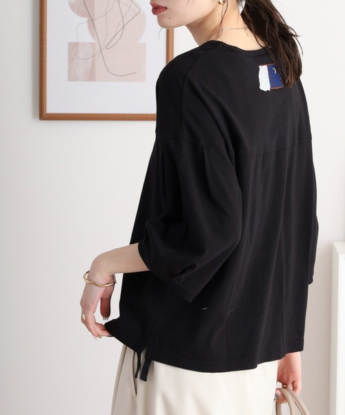 Emago(イマゴ)の「EMAGO 夜風と音色刺繍Tシャツ(Tシャツ/カットソー・レディース・ベージュ/ホワイト/ブラック・FREE)」の4枚目の写真