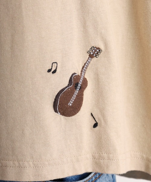 Emago(イマゴ)の「EMAGO 夜風と音色刺繍Tシャツ(Tシャツ/カットソー・レディース・ベージュ/ホワイト/ブラック・FREE)」の11枚目の写真