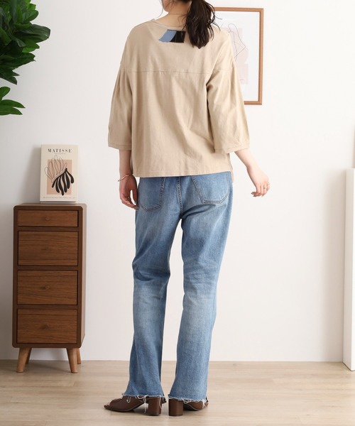Emago(イマゴ)の「EMAGO 夜風と音色刺繍Tシャツ(Tシャツ/カットソー・レディース・ベージュ/ホワイト/ブラック・FREE)」の17枚目の写真
