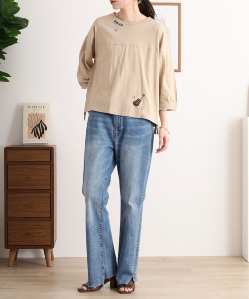 Emago(イマゴ)の「EMAGO 夜風と音色刺繍Tシャツ(Tシャツ/カットソー・レディース・ベージュ/ホワイト/ブラック・FREE)」の18枚目の写真