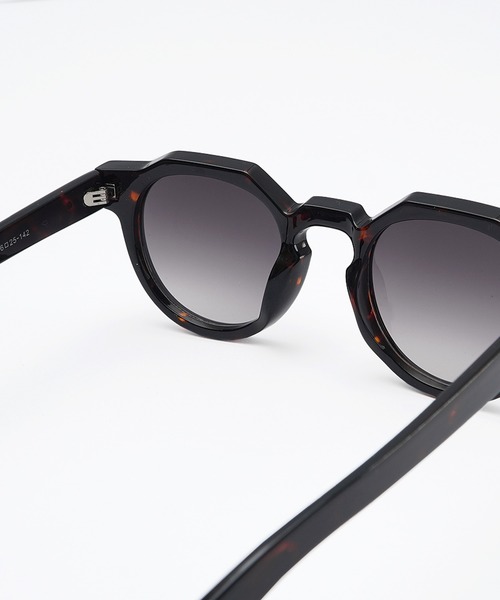 MinoriTY(マイノリティ)の「【MinoriTY】クラシックオーバルサングラス メンズ ウィメンズ ユニセックス(サングラス・メンズ・ブラック/ブラウン・FREE)」の6枚目の写真