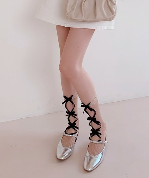 VIVID LADY（ビビッドレディー）の「レースアップ風 リボンシアーソックス（ソックス/靴下・レディース・シルバー/ライトブルー/ピンク/ベージュ/サックスブルー系/ブラック・FREE）」の9枚目の写真