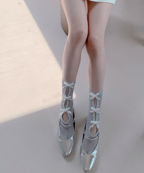 VIVID LADY（ビビッドレディー）の「レースアップ風 リボンシアーソックス（ソックス/靴下・レディース・シルバー/ライトブルー/ピンク/ベージュ/サックスブルー系/ブラック・FREE）」の21枚目の写真