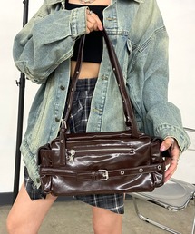 フロントベルトボストンバッグ