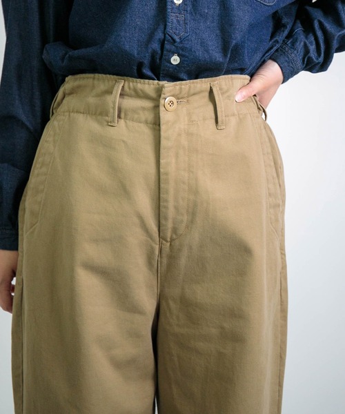 D.M.G.（ドミンゴ）の「[D.M.G / ディーエムジー] 20/10ツイルピーチ ストレートイージーパンツ（チノパンツ・レディース・ブラック/ベージュ・S/M）」の19枚目の写真