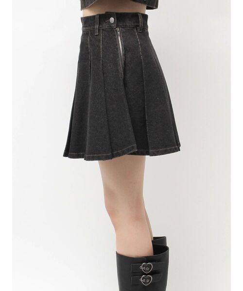 CALNAMUR（カルナムール）の「プリーツデニムミニスカート（スカート・レディース・ブラック/ブルー・SMALL/MEDIUM）」の4枚目の写真