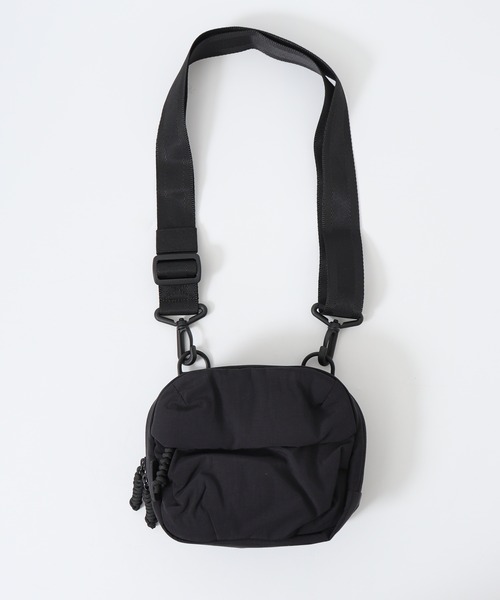 WILD THINGS(ワイルドシングス)の「WILD THINGS PUFF POUCH ナイロンボンディング パフポーチバッグ(ショルダーバッグ・メンズ・カーキ/グレー/ブラック・FREE)」の6枚目の写真