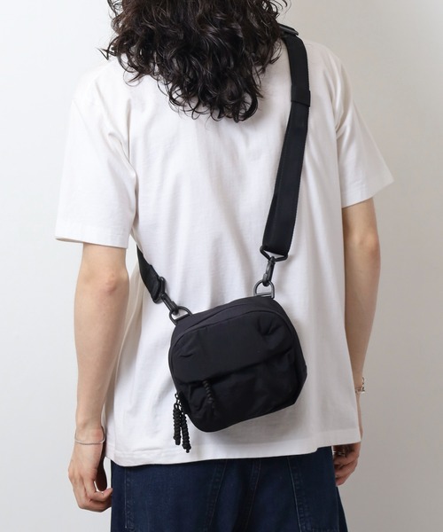 WILD THINGS(ワイルドシングス)の「WILD THINGS PUFF POUCH ナイロンボンディング パフポーチバッグ(ショルダーバッグ・メンズ・カーキ/グレー/ブラック・FREE)」の20枚目の写真