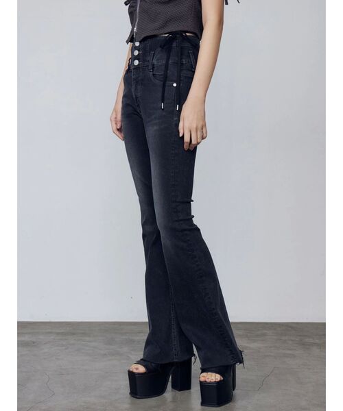 EMODA（エモダ）の「サイドオープンハイウエストフレアパギンス（デニムパンツ・レディース・ブラック/ライトブルー/インディゴブルー・X-SMALL/SMALL/MEDIUM）」の6枚目の写真
