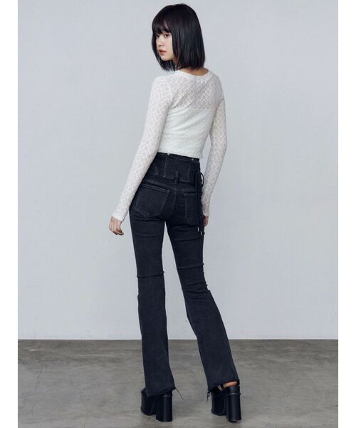 EMODA（エモダ）の「サイドオープンハイウエストフレアパギンス（デニムパンツ・レディース・ブラック/ライトブルー/インディゴブルー・X-SMALL/SMALL/MEDIUM）」の19枚目の写真