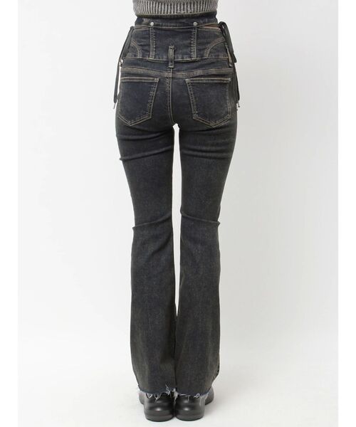 EMODA（エモダ）の「サイドオープンハイウエストフレアパギンス（デニムパンツ・レディース・ブラック/ライトブルー/インディゴブルー・X-SMALL/SMALL/MEDIUM）」の15枚目の写真
