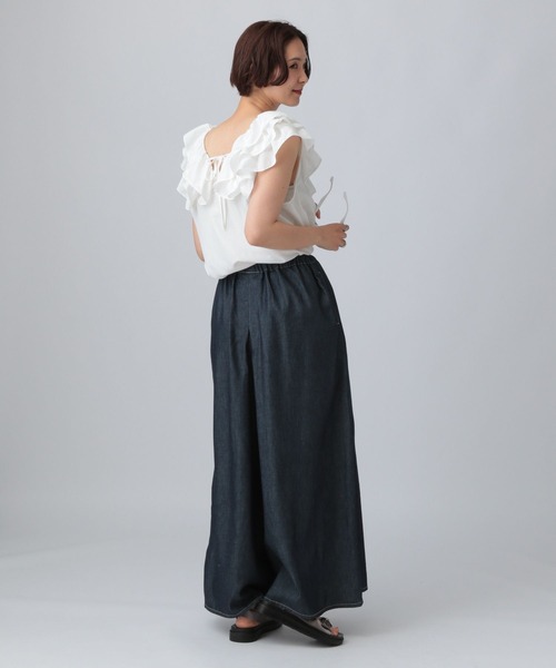 LEPSIM(レプシィム)の「フリルVネックノースリブラウス 570821(シャツ/ブラウス・レディース・ライトグリーン/ブラック/オフホワイト・FREE)」の6枚目の写真