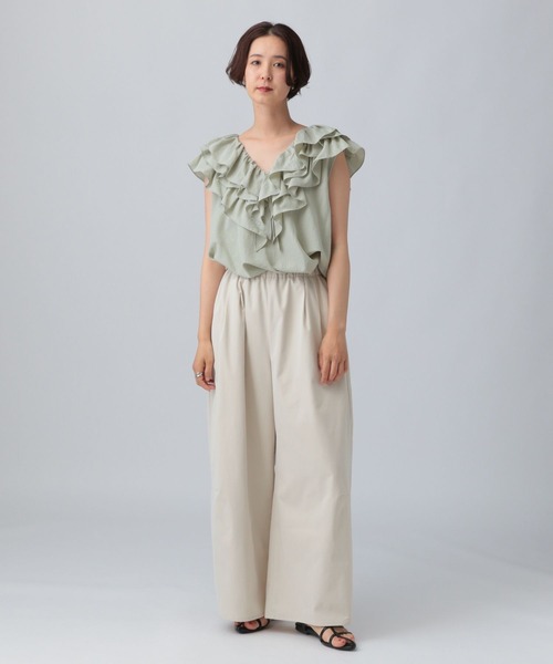 LEPSIM(レプシィム)の「フリルVネックノースリブラウス 570821(シャツ/ブラウス・レディース・ライトグリーン/ブラック/オフホワイト・FREE)」の21枚目の写真