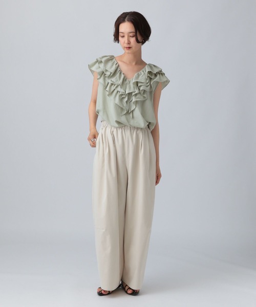 LEPSIM(レプシィム)の「フリルVネックノースリブラウス 570821(シャツ/ブラウス・レディース・ライトグリーン/ブラック/オフホワイト・FREE)」の20枚目の写真