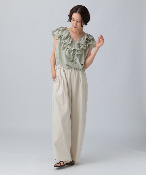 LEPSIM(レプシィム)の「フリルVネックノースリブラウス 570821(シャツ/ブラウス・レディース・ライトグリーン/ブラック/オフホワイト・FREE)」の19枚目の写真