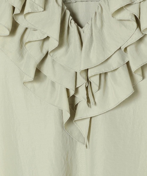 LEPSIM(レプシィム)の「フリルVネックノースリブラウス 570821(シャツ/ブラウス・レディース・ライトグリーン/ブラック/オフホワイト・FREE)」の11枚目の写真