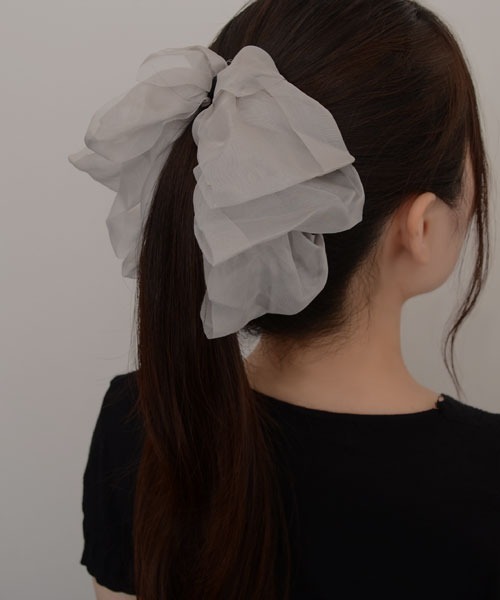 VIBGYOR Women（ヴィブジョー　ウィメン）の「【resonance】シフォン ビッグリボン バナナクリップ【オケージョン】（バレッタ/ヘアクリップ・レディース・ベージュ/ブラック/グレー・FREE）」の6枚目の写真