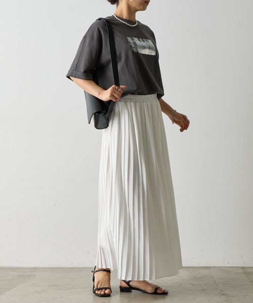 COLONY 2139（コロニートゥーワンスリーナイン）の「シアープリーツスカート（スカート・レディース・ホワイト/ブラック/チャコールグレー・FREE）」の5枚目の写真