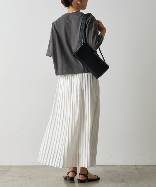 COLONY 2139（コロニートゥーワンスリーナイン）の「シアープリーツスカート（スカート・レディース・ホワイト/ブラック/チャコールグレー・FREE）」の4枚目の写真