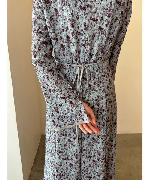 LAGUNAMOON（ラグナムーン）の「ヴィンテージフラワーフレアスリーブワンピース（ワンピース・レディース・ブラック/ブルー・SMALL/MEDIUM）」の15枚目の写真