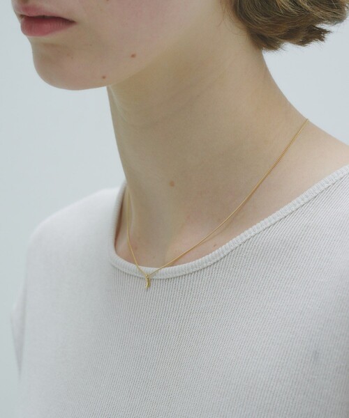 and cloud(アンドクラウド)の「Minimum Crescent Necklace(ネックレス・レディース・ブラック/イエローゴールド/シルバー・FREE)」の20枚目の写真